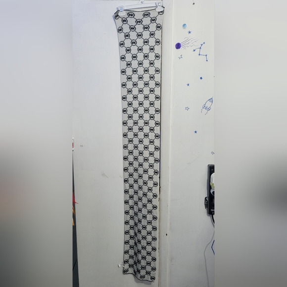 Michael Kors winter hat & scarf set - Picture 3 of 8